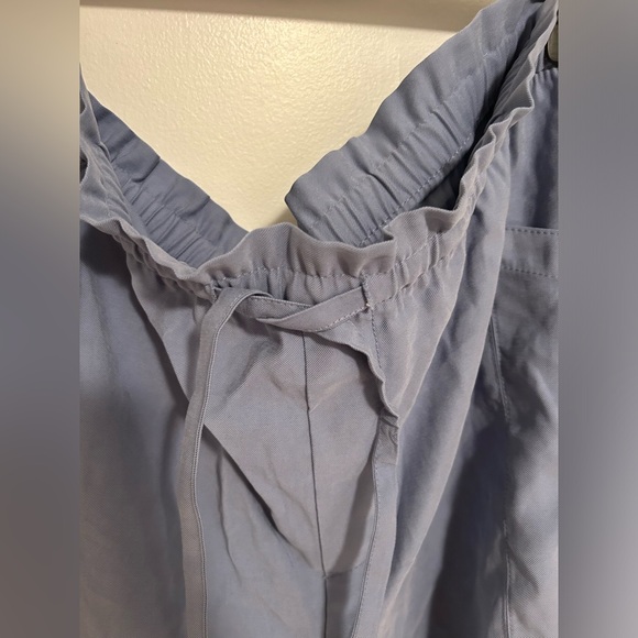 Old Navy drawstring shorts. Size XXL. New, never worn. - Picture 3 of 5